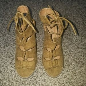 Brown chunky heel sandal